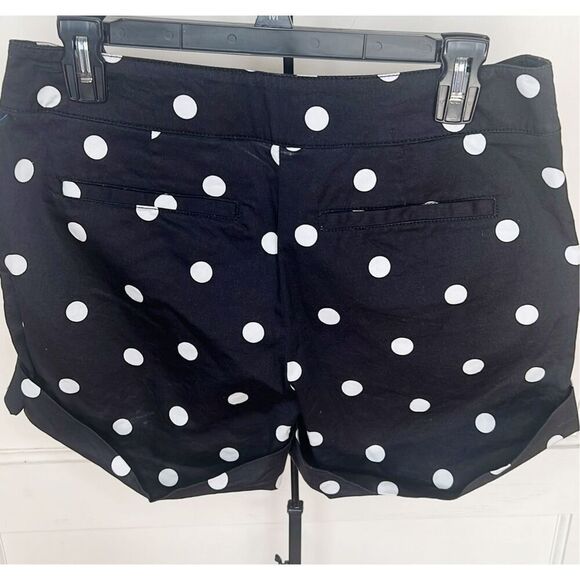 7th Avenue New York & Company Polka Dot Walking Shorts Size 4 Black - Picture 4 of 4